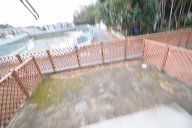 バルコニー　テラス