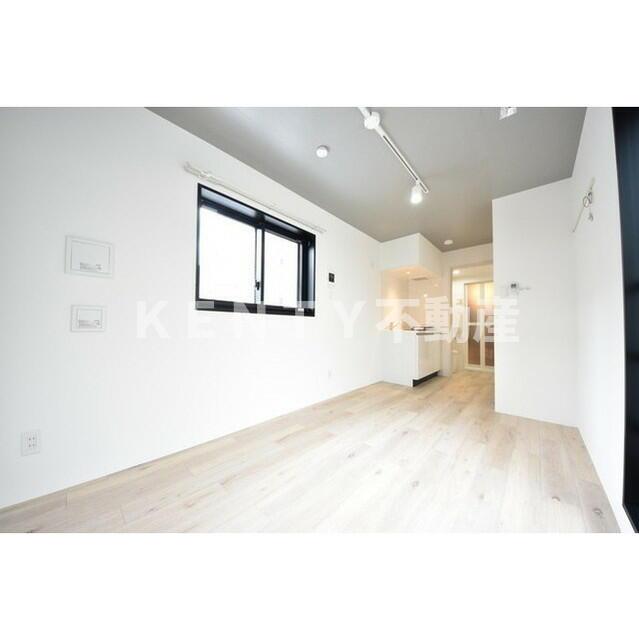 その他部屋・スペース　広くて明るい寝室