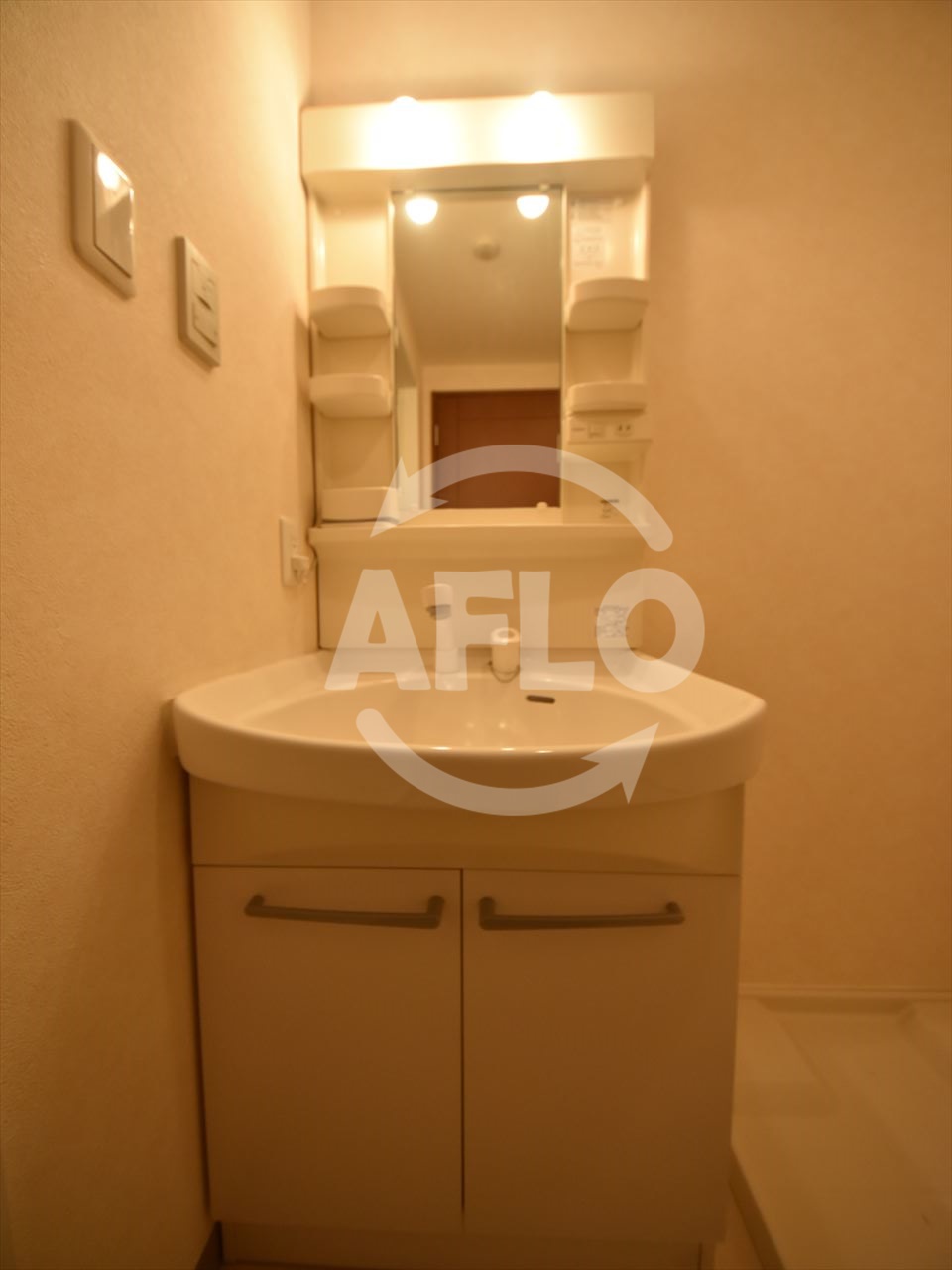 洗面設備　レジデンス釣鐘　洗面化粧台