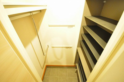 玄関　土間収納