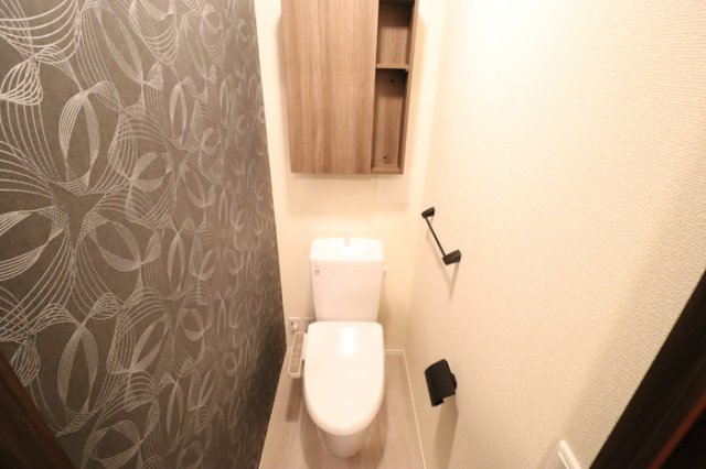 トイレ　※別部屋の参考写真です。現況優先となります。