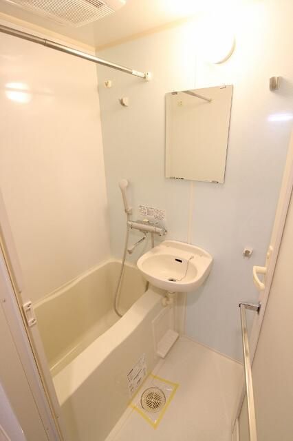 バス・シャワールーム　日々の暮らしに欠かせないお風呂です