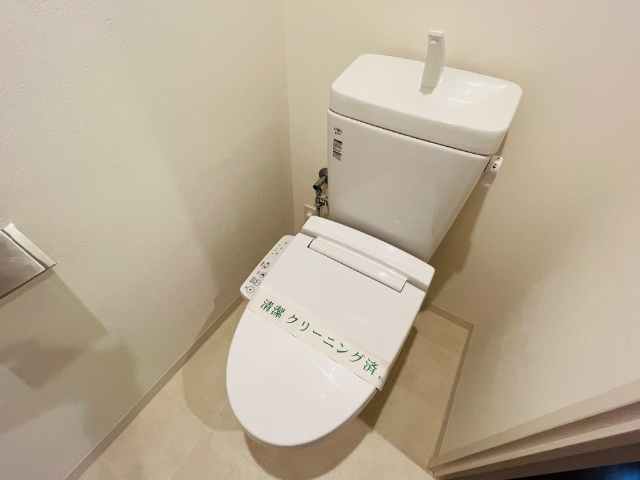 トイレ　温水洗浄便座