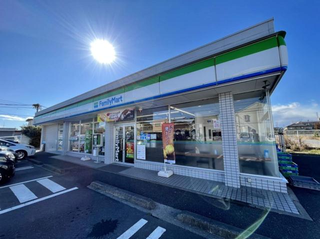 コンビニ　ファミリーマートさいたま佐知川店（コンビニ）まで353m