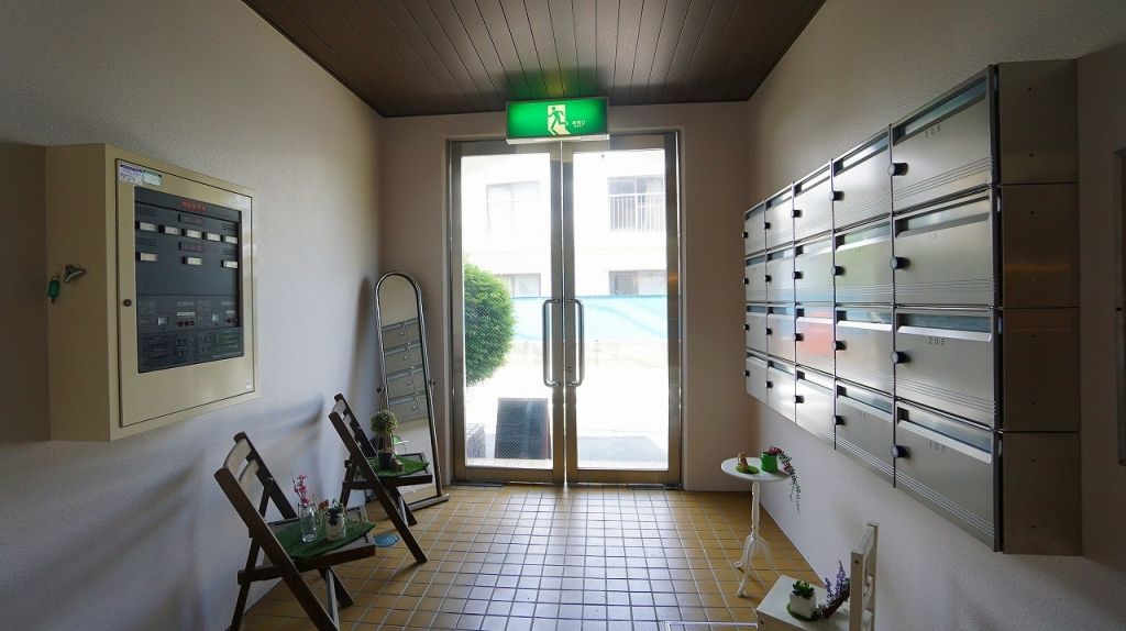 エントランス　コスモポリタン