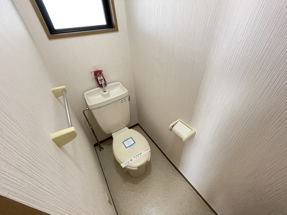 トイレ　※別号室の写真です