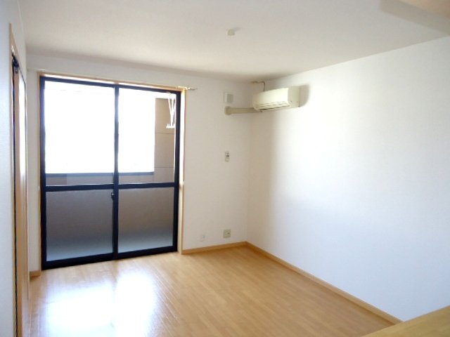 居室・リビング　きれいな洋室です