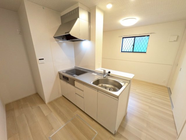 キッチン　※同タイプの写真となります。