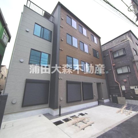 建物外観　2026年3月築　木造地上3階建て総戸数14戸インターネット