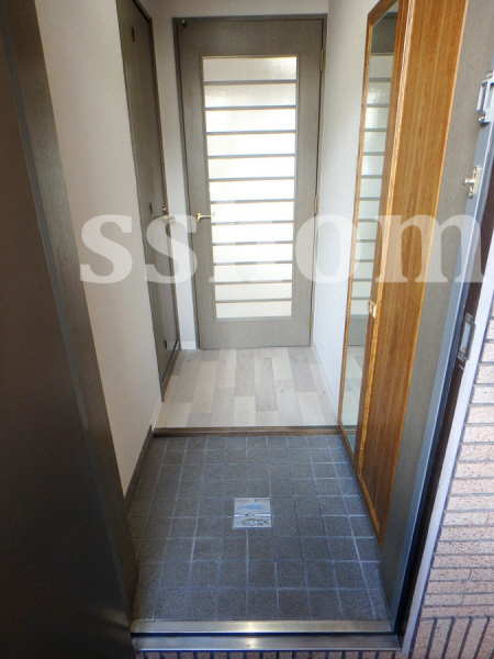 玄関　お部屋は見えません