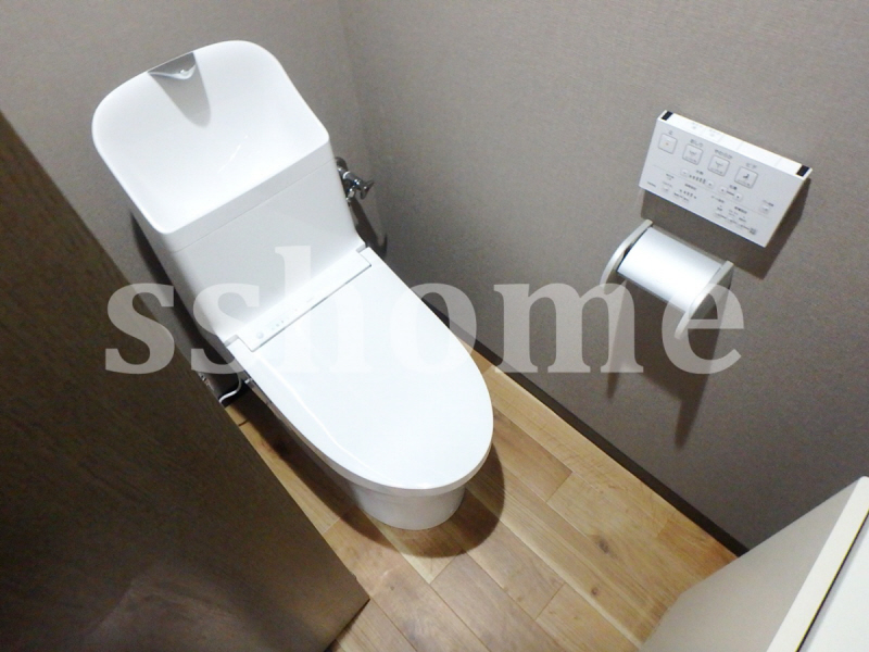 トイレ　温水洗浄便座