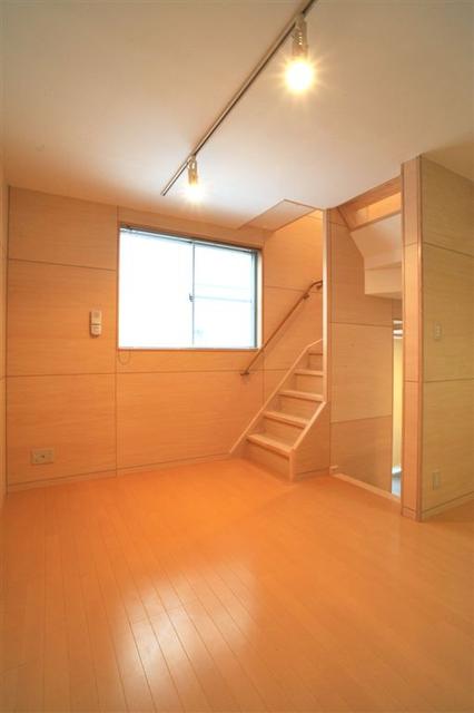 その他部屋・スペース　明るいリビングルーム