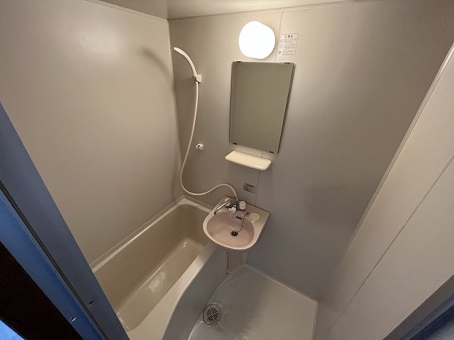 バス・シャワールーム　ゆったり過ごせるお風呂です