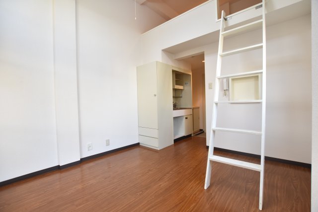 居室・リビング　画像は別号室。ご参考にどうぞ