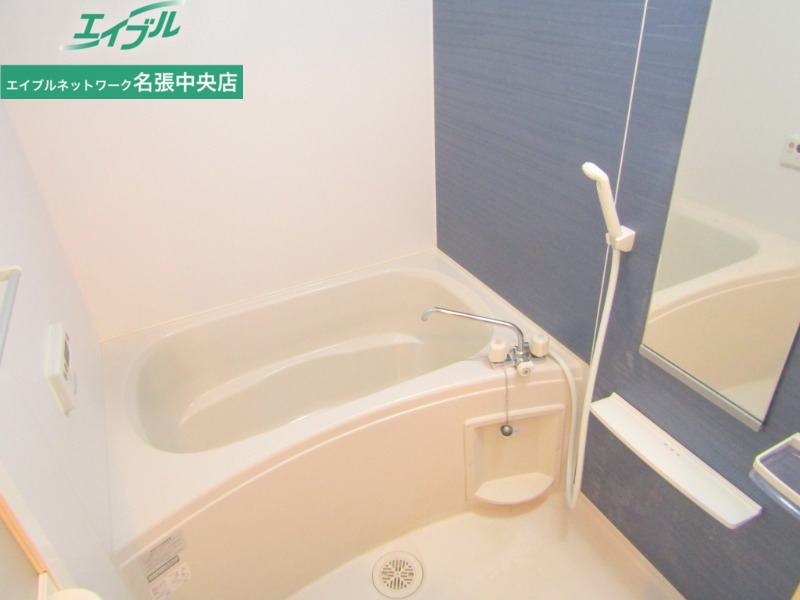 バス・シャワールーム　同型反転タイプです。