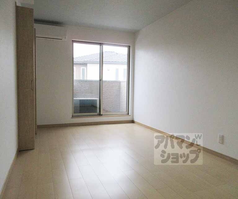 居室・リビング　日当たりいいですよ