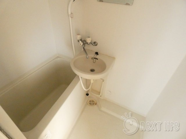 バス・シャワールーム　プラーズ南台
