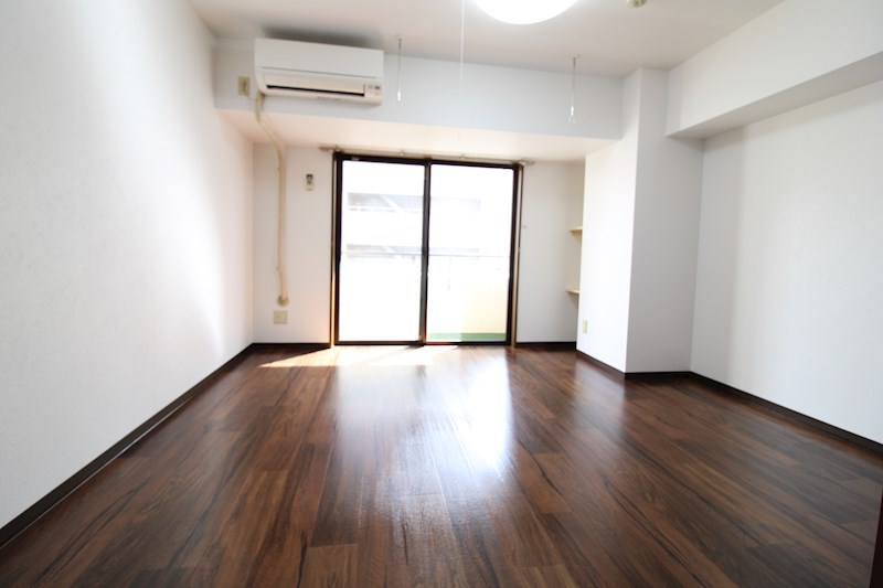 居室・リビング　※別部屋参考写真