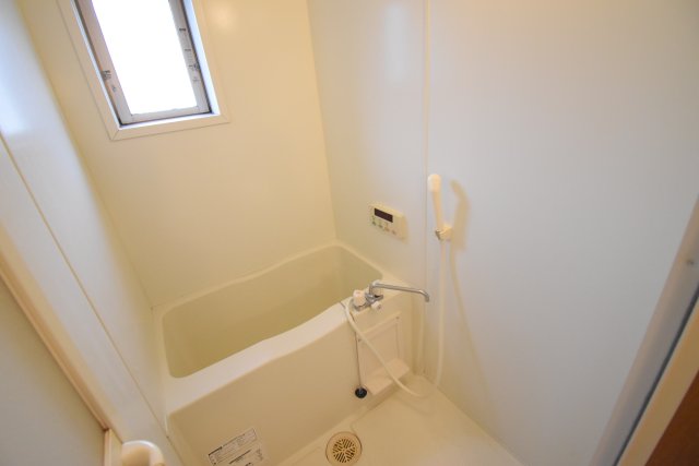 バス・シャワールーム　同物件、別部屋参考写真