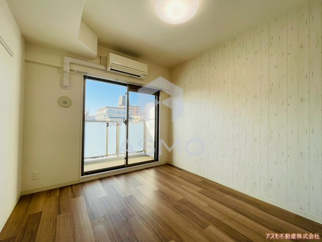 居室・リビング　同マンション別部屋参考写真