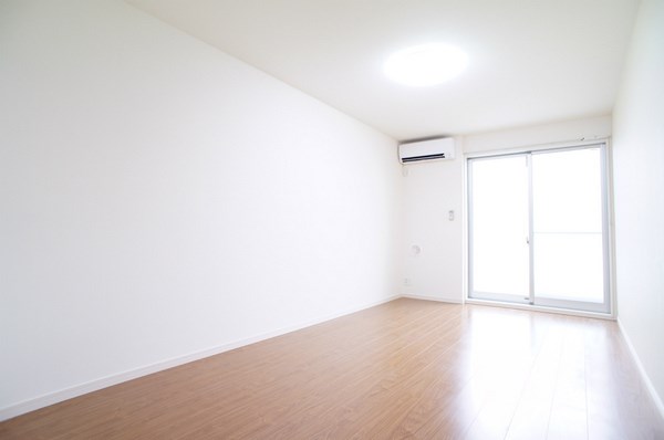 その他設備　エアコン付で一年中快適にお住み頂けます。