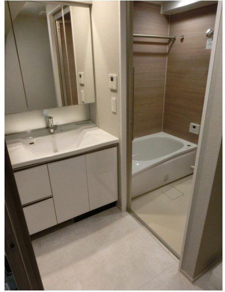 バス・シャワールーム