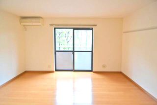 居室・リビング　使い勝手のいい7.6帖洋室です