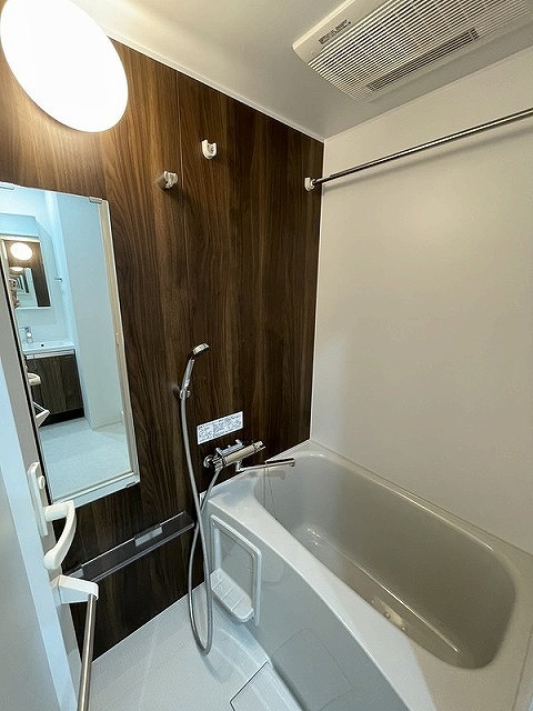 バス・シャワールーム　バスルーム