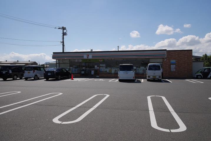 コンビニ　セブンイレブン（コンビニ）まで1388m
