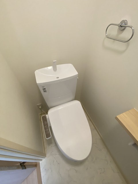 トイレ　シャワー機能付きで有難いです