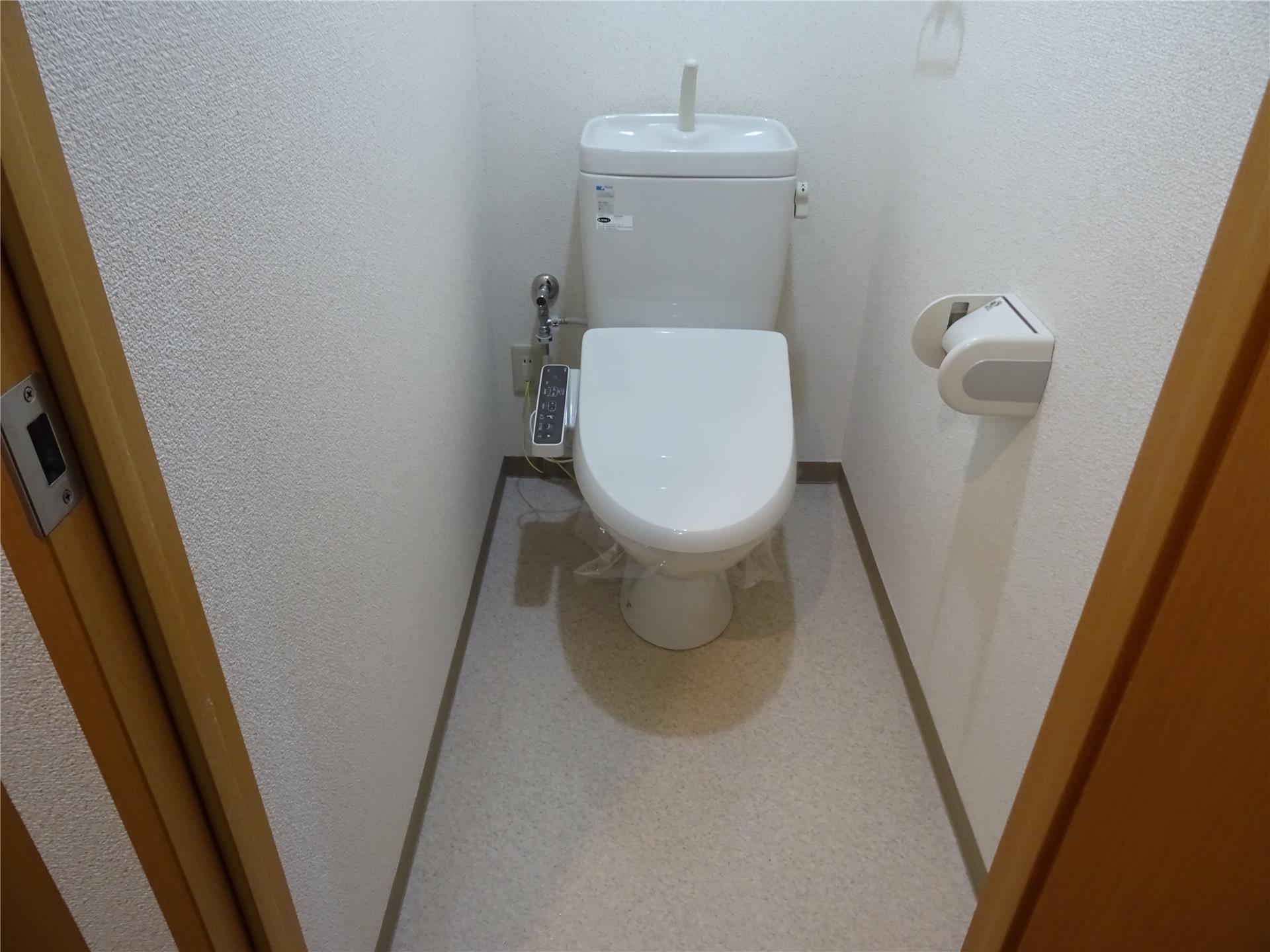 トイレ　（別部屋参考イメージ）