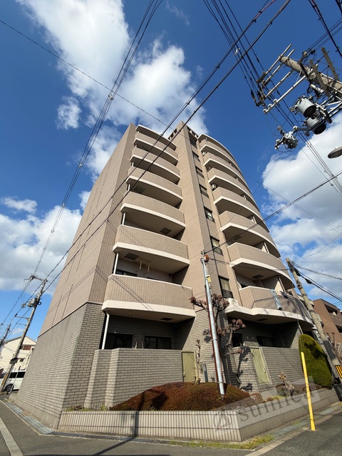 建物外観　明るいエントランスであなたのお帰りをお待ちします＾＾