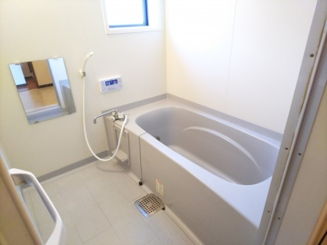 バス・シャワールーム　※別部屋の参考写真の為、原状優先です。