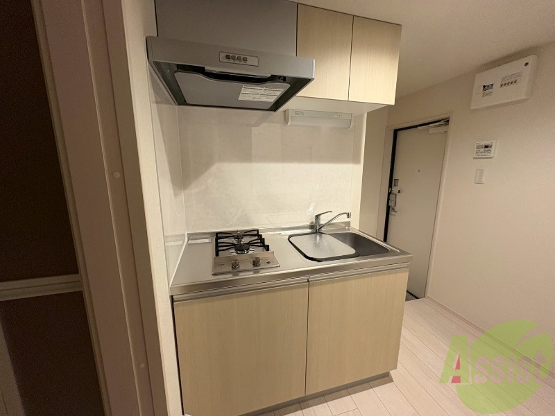 キッチン　キッチンの調理台が広いので料理が捗りますね。