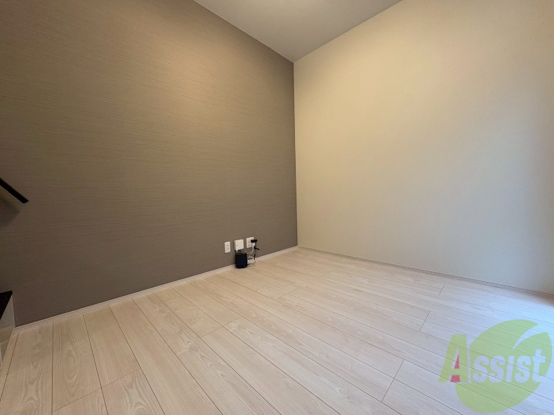 居室・リビング　６帖の洋室です。家具を置いても広く使えます。