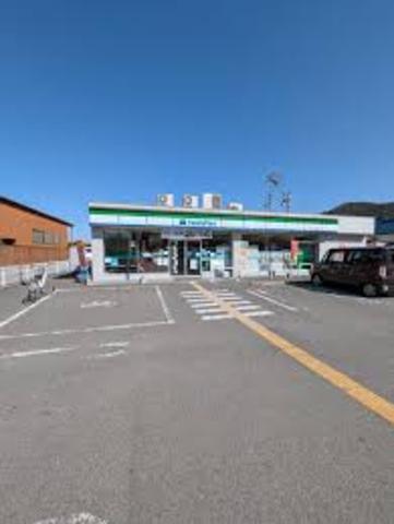 コンビニ　ファミリーマート　たつの山津屋（コンビニ）まで356m