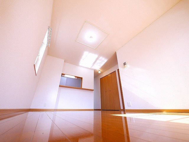 居室・リビング　フローリングでお掃除も簡単です