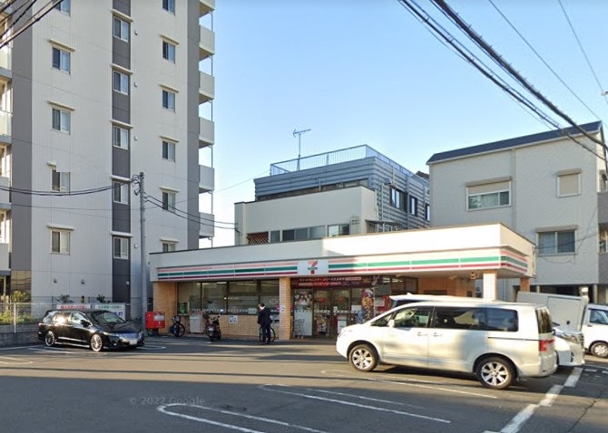 コンビニ　セブンイレブン（コンビニ）まで644m