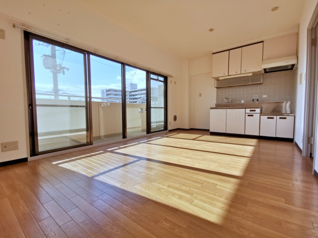 居室・リビング　南向きで明るいリビング12帖