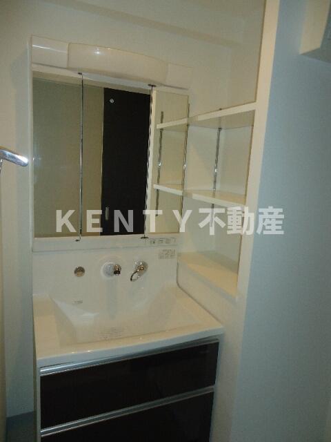 洗面設備　脱衣スペースもあります