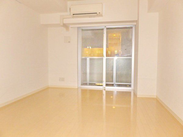 居室・リビング　※別部屋参考写真です