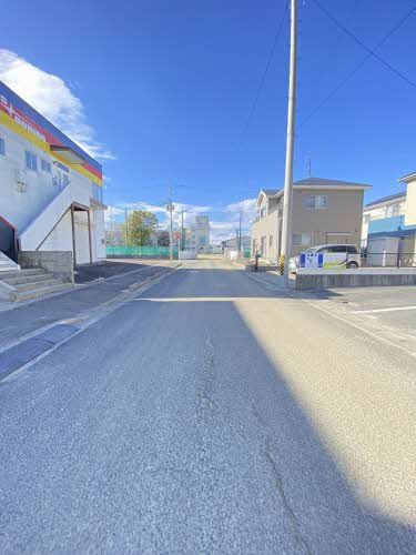 建物外観　物件前道路
