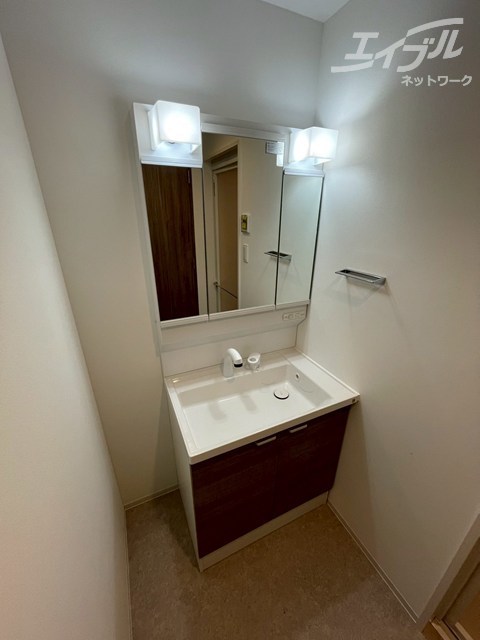 洗面設備　独立洗面台です。