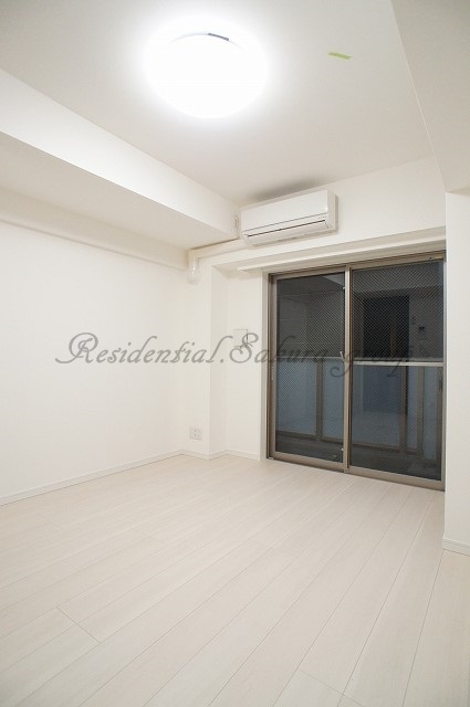 その他設備　エアコン付き・開放感のある室内♪