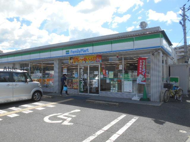 コンビニ　ファミリーマート河内長野市町店（コンビニ）まで369m