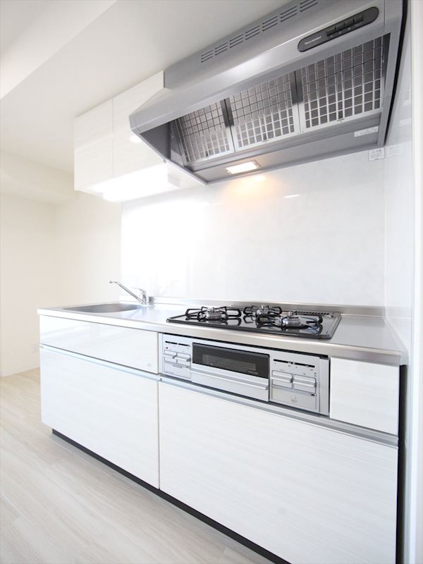 キッチン　システムキッチン（ガス3口コンロ付）