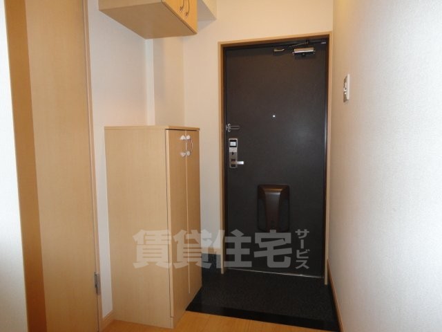 玄関　玄関(人感センサーライト)