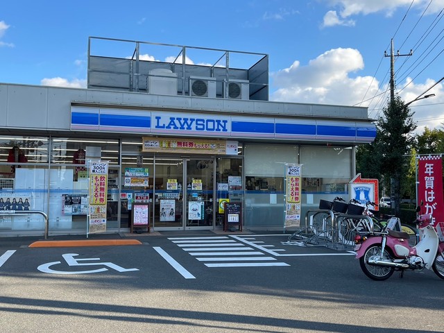 コンビニ　ローソン三鷹大沢四丁目店（コンビニ）まで427m