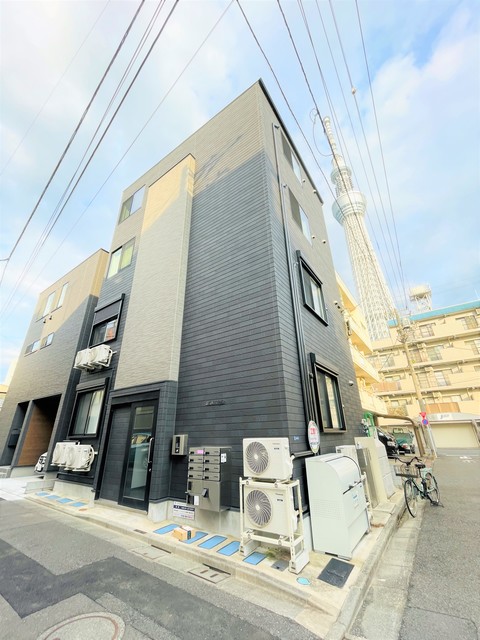 建物外観　すぐそこには東京スカイツリー！