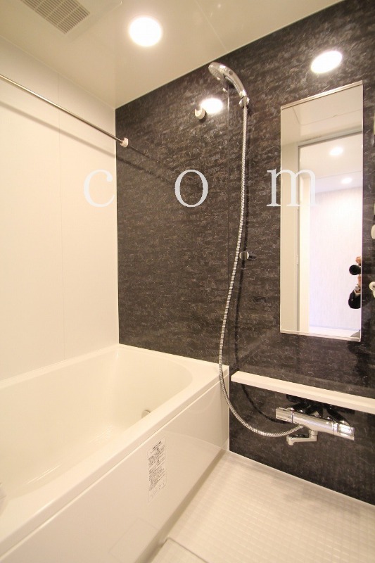 バス・シャワールーム　追炊き・浴室乾燥機付きバス